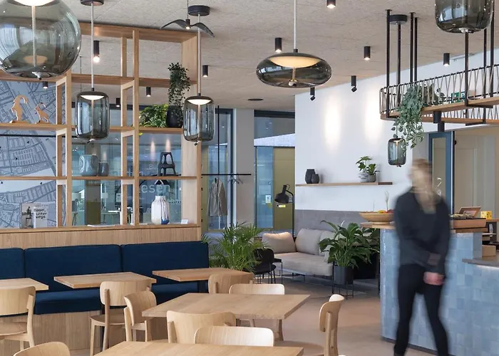 Dasbreitehotel Am Rhein